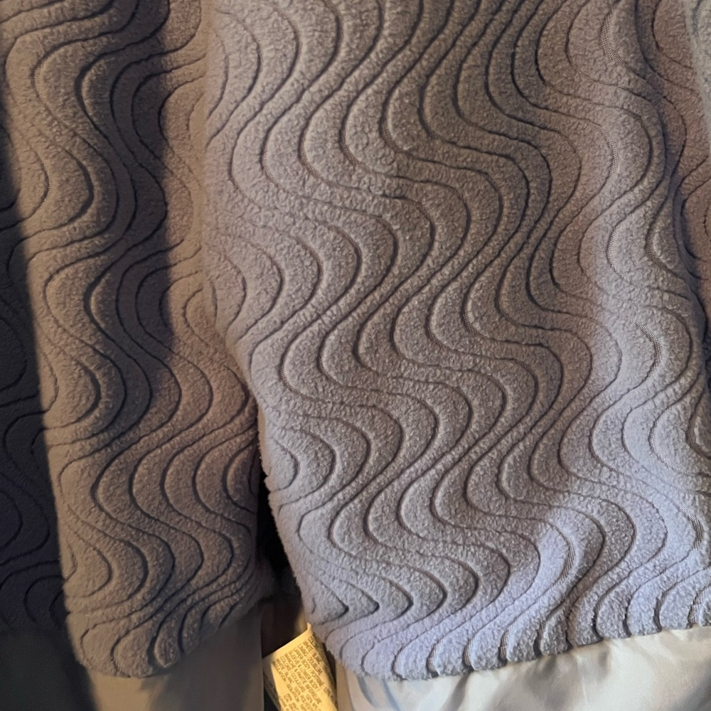 Columbia Lavender Women’s Jacket. Liner is a soft fleece. - Picture 5 of 7